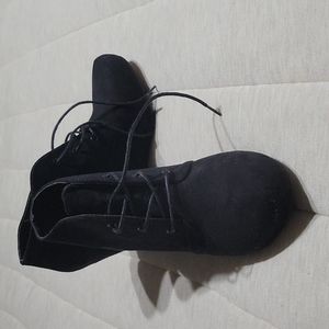 Booties solid black 8.5